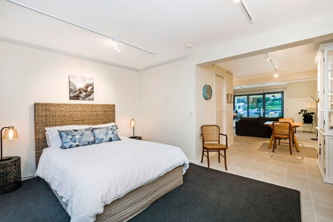The Waterfront Apartment - Accommodation 4U 5