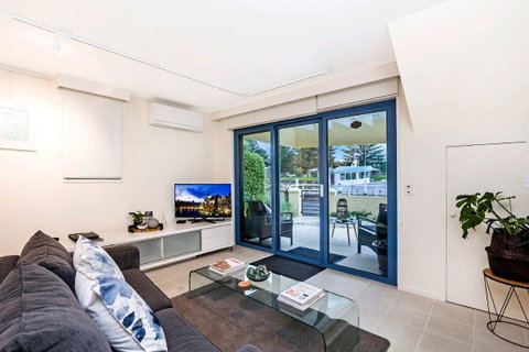 The Waterfront Apartment - Accommodation 4U 9