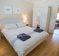 The Blue Door Villa - Accommodation 4U