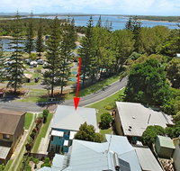 The Blue House - flat walk to river and beach - Accommodation 4U