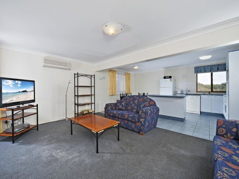 The Breakers, 16B Government Road - Accommodation 4U 2