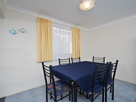 The Breakers, 16B Government Road - Accommodation 4U 3