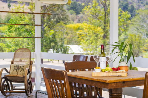 The Cottage On Lamington - Accommodation 4U 1