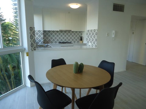 The Crest Apartments - Accommodation 4U 2