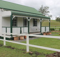 The Dollhouse Cottage - Accommodation 4U