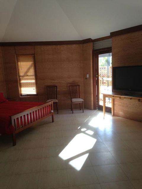 The Folly - Accommodation 4U 2
