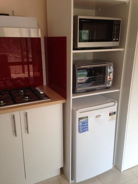 The Folly - Accommodation 4U 3