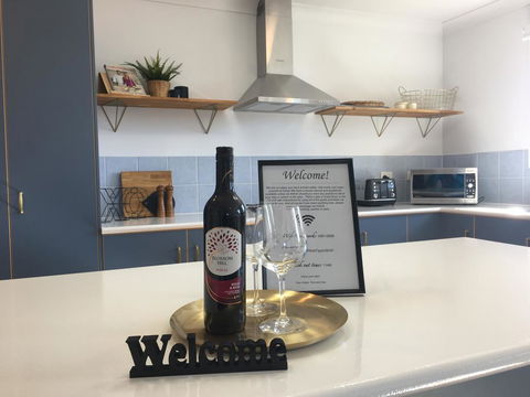 The Gathering Ground - Spacious Entertainer In Toowoomba City - Accommodation 4U 2