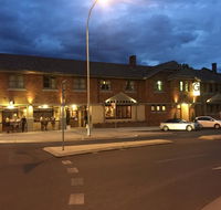 The George Hotel - Accommodation 4U