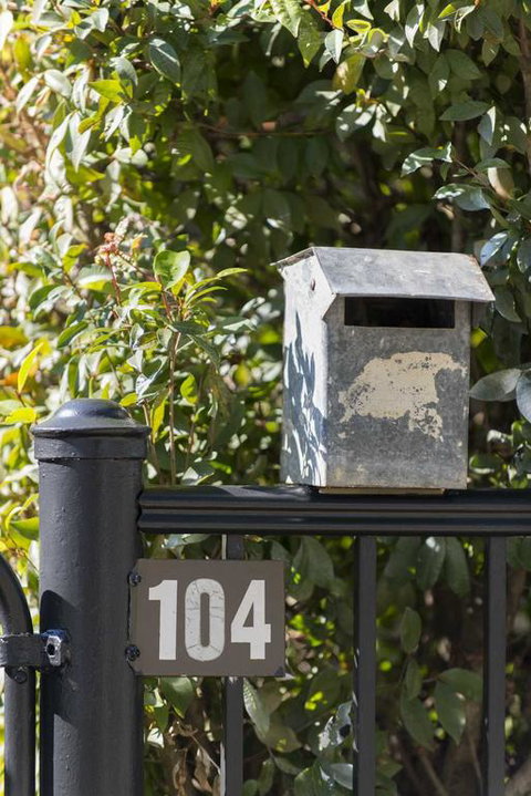 The Grey House - Accommodation 4U 3