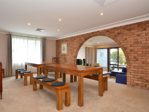 The House On The Lake @ Fishing Point, Lake Macquarie - Honestly Put The Line In And Catch Fish - Accommodation 4U 2