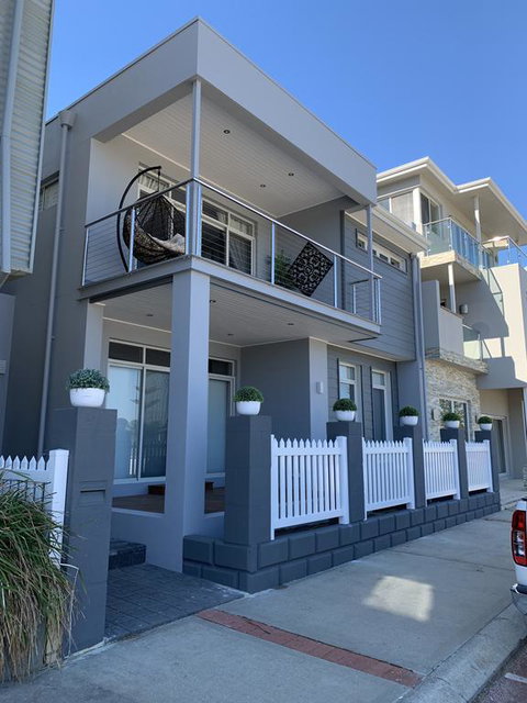 The Hutt - Accommodation 4U 0
