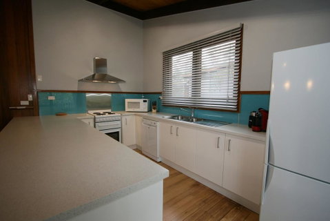 The Lakefront 69 Townsend Street - Accommodation 4U 2