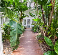 The Lakehouse in Raffetys Resort - Accommodation 4U