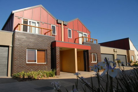 The Lakes Apartments - Accommodation 4U 0