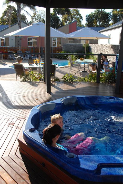 The Lakes Apartments - Accommodation 4U 3