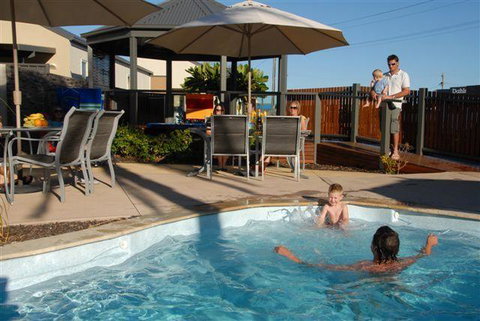 The Lakes Apartments - Accommodation 4U 1