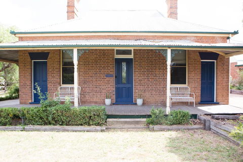 The Little Cooking School And Accommodation - Accommodation 4U 0