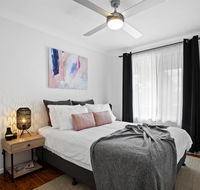 The Neo stylish central apartment with aircon courtyard and Netflix - Accommodation 4U
