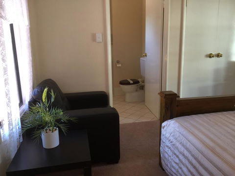 The Nosh & Nod - Howick Street - Accommodation 4U 2