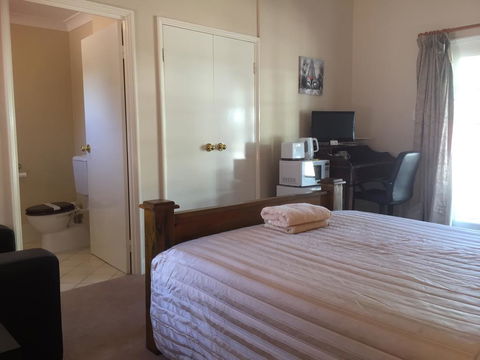 The Nosh & Nod - Howick Street - Accommodation 4U 3
