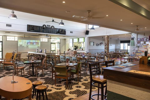 The Oaks Hotel - Accommodation 4U 1