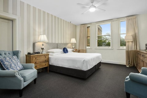 The Russell Hotel - Accommodation 4U 1