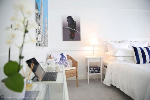 The Sampson - Orange - Accommodation 4U 1
