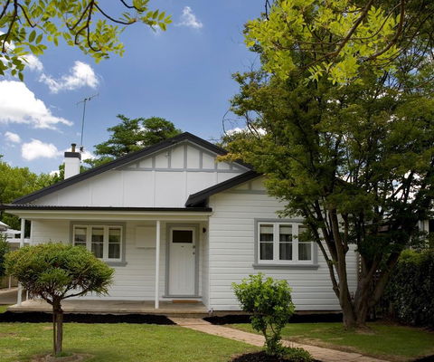 The Sampson - Orange - Accommodation 4U 0