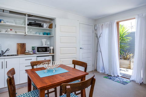 The Sanctuary Studio - Accommodation 4U 2