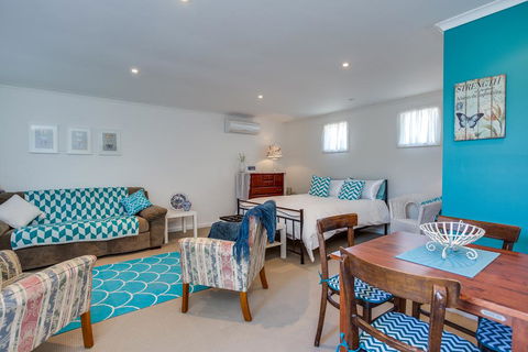 The Sanctuary Studio - Accommodation 4U 3