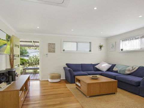 The Shabby Shell - Fresh And Inviting - Accommodation 4U 0