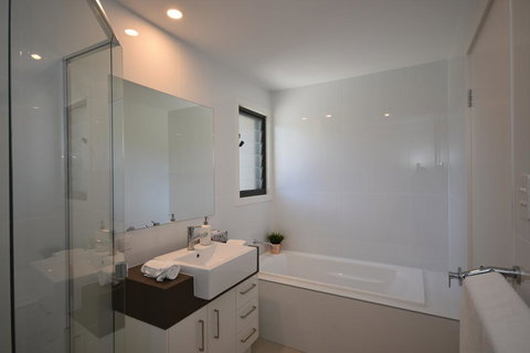 The Shae Luka - Private Apartment - Accommodation 4U 3