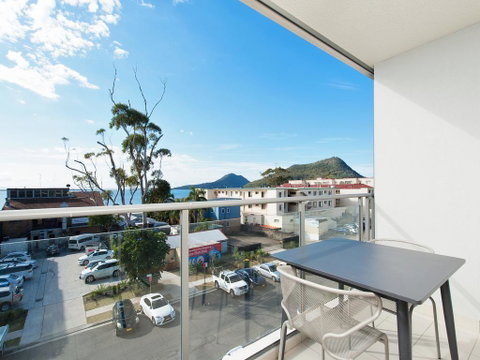 The Shoal Apartments, Unit 304/4-8 Bullecourt Street - Accommodation 4U 2
