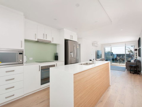 The Shoal Apartments, Unit 304/4-8 Bullecourt Street - Accommodation 4U 1