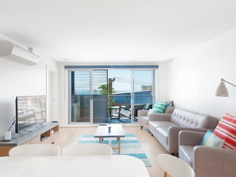 The Shoal, Unit 210/4-8 Bullecourt Street - Accommodation 4U 1