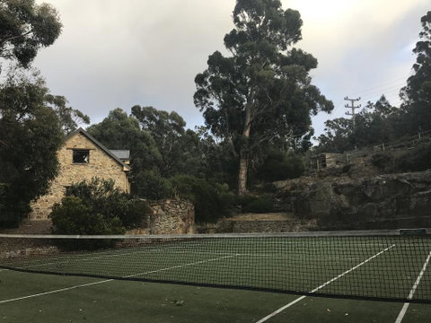 The Stone Cottage (with Tennis Court) - Accommodation 4U 3