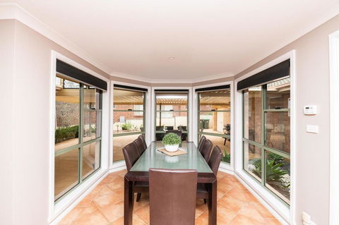 The Tinnock Entertainer Large & Comfy + Wifi - Accommodation 4U 0