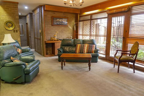 The Townhouse - Accommodation 4U 1