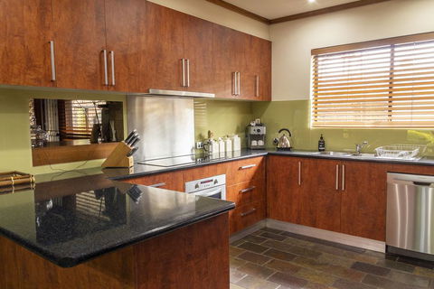 The Townhouse - Accommodation 4U 2