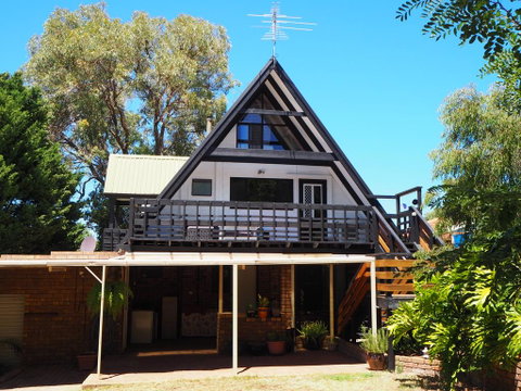 The Treehouse Mandurah - Accommodation 4U 1
