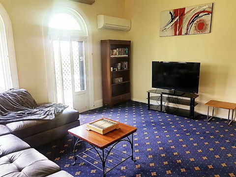 The Wharf Hotel - Accommodation 4U 2