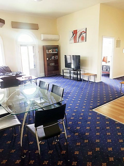 The Wharf Hotel - Accommodation 4U 3