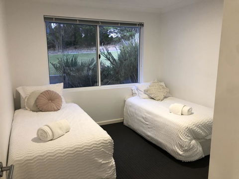 Three Bedroom, Two Bathroom Family Home - Accommodation 4U 3