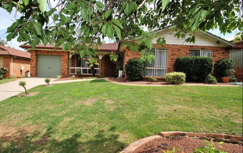 Tidy Home In A Leafy Suburb, Great Location - Accommodation 4U 0