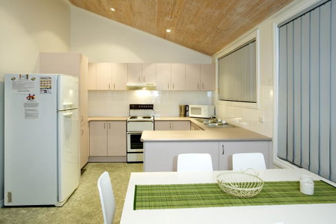 Tomaree 18 - Baybreeze - Shoal Bay - Accommodation 4U 3