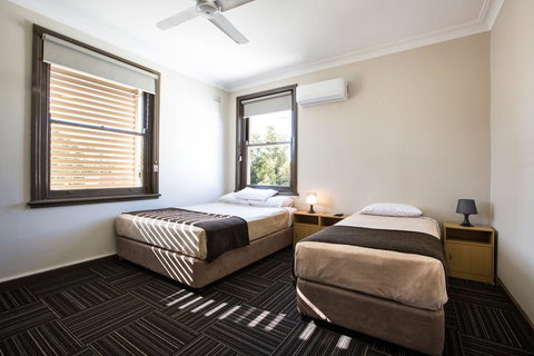 Toongabbie Hotel - Accommodation 4U 1