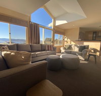 Torino 6 - Lake Jindabyne  Snowy Mountain Views - Accommodation 4U