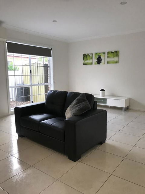 Townsville Wistaria Spacious Home - Accommodation 4U 3