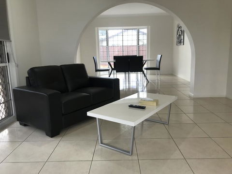 Townsville Wistaria Spacious Home - Accommodation 4U 1